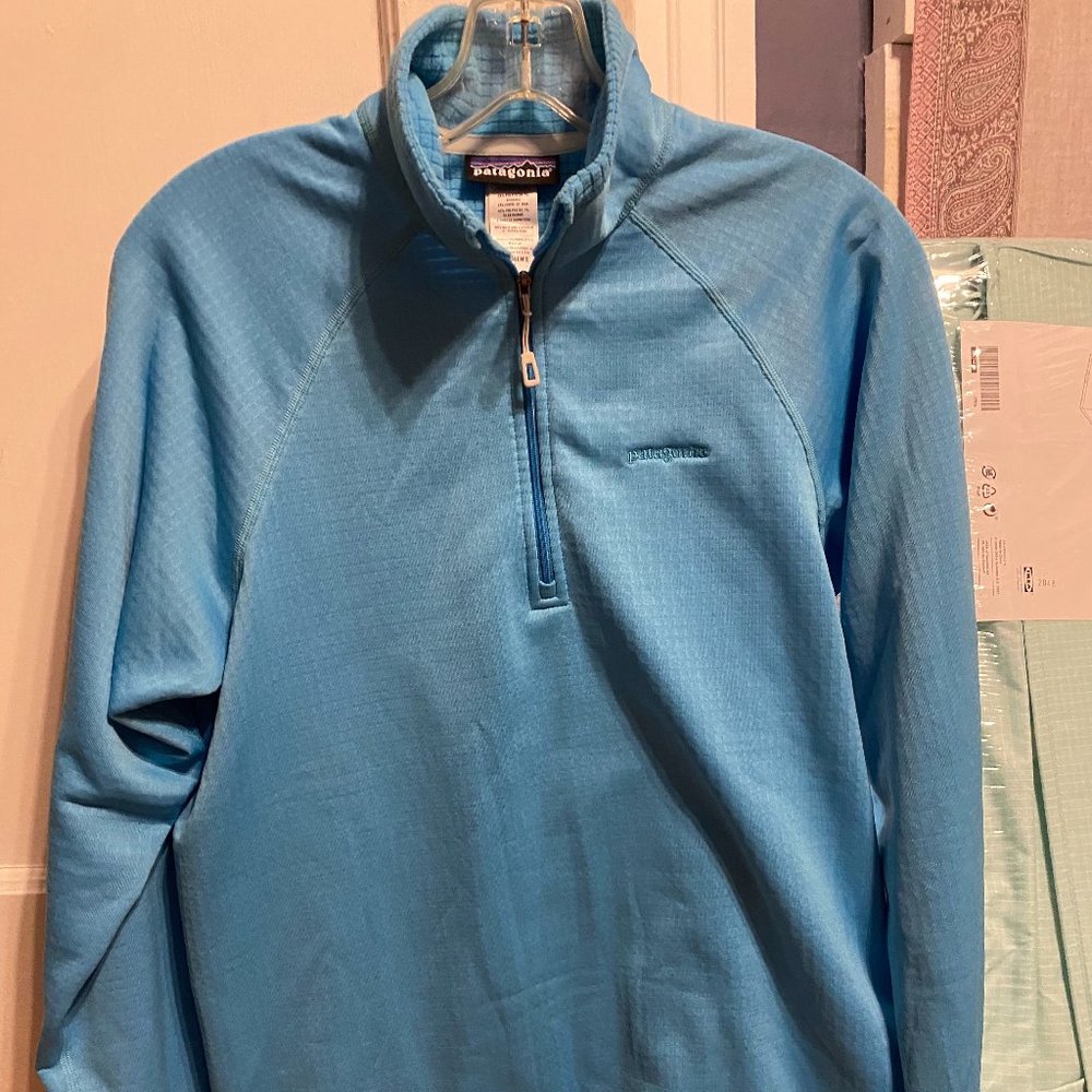 Patagonia Women's R1 (Large)